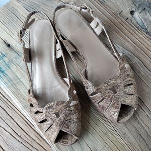 Stuart Weitzman Women's  Leather Brown and Gold Metallic Sandal Size 6